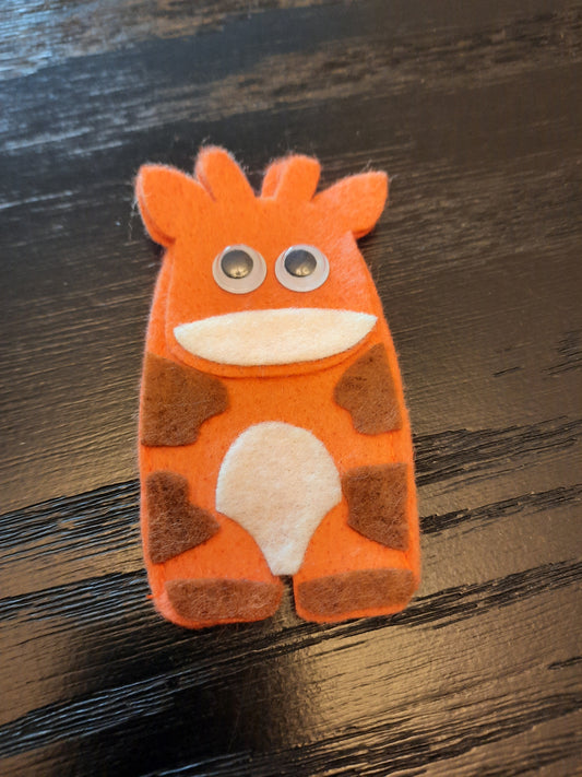 066- Giraffe Finger Puppet