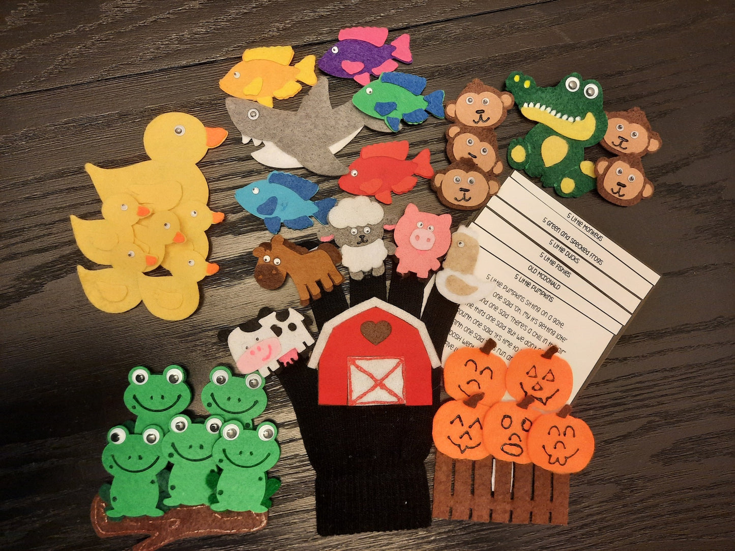 098- Glove Finger Puppet Set
