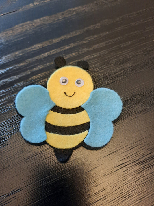 034- Bee Finger Puppet